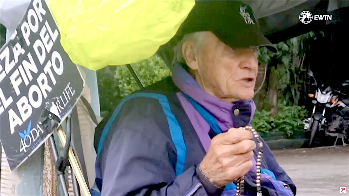 Padre Van Allen Hager, sacerdote provida fallece a los 80 años